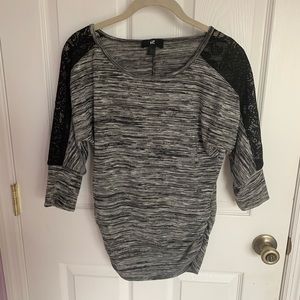 Black and white stripped half sleeve top